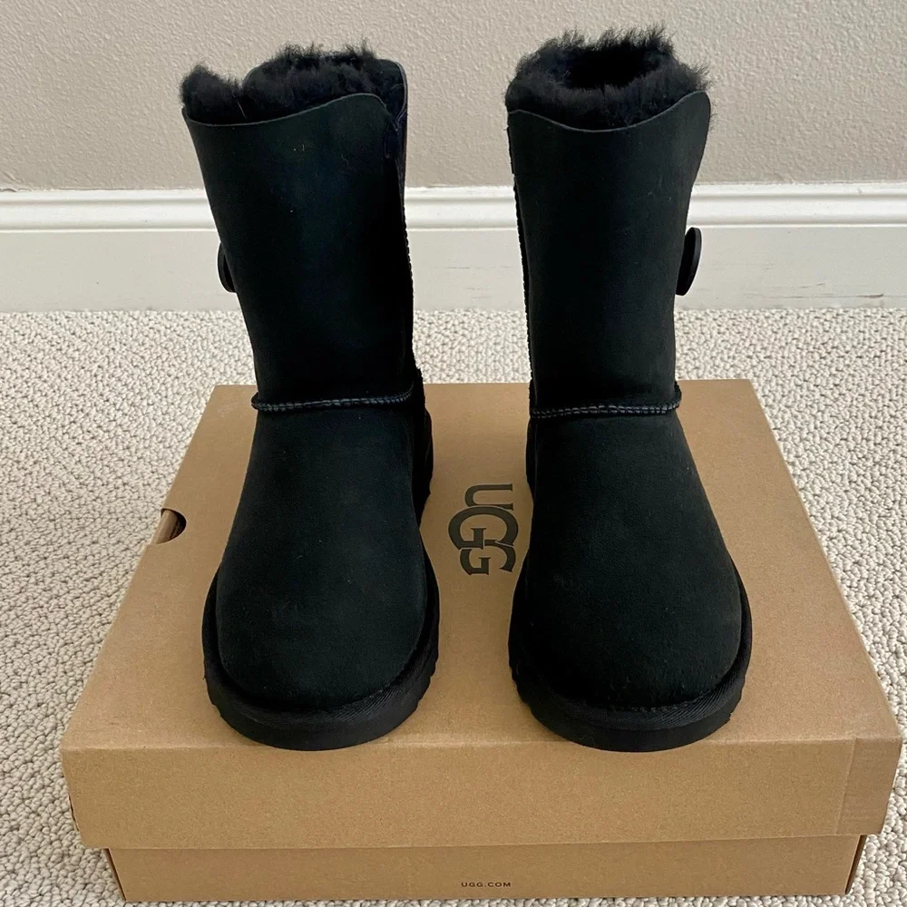NEW UGG Bailey Button ll Boots